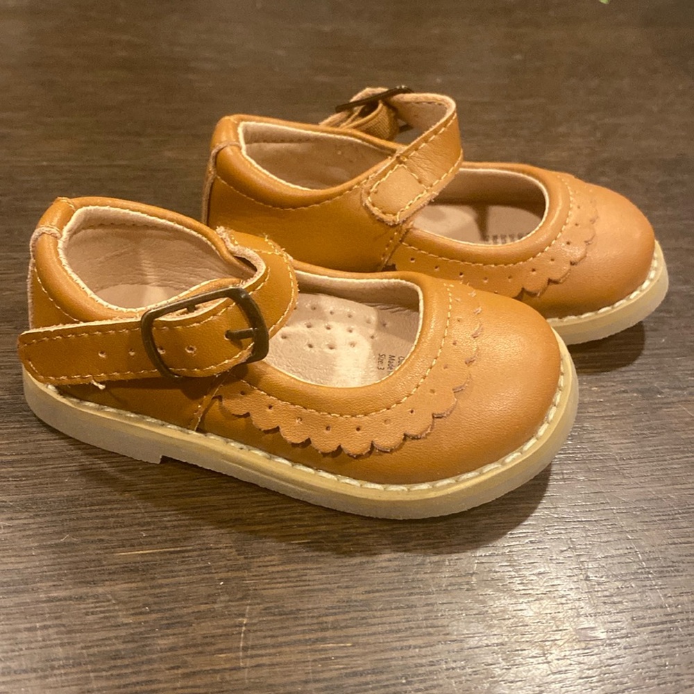 SweetHoney Mary Jane Scallop Tan Girl Shoes